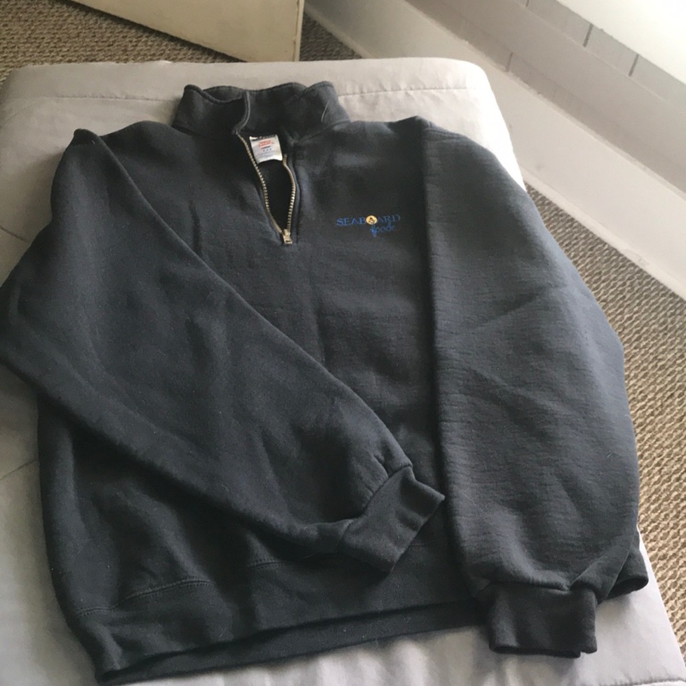 Black 1/4 zip sweatshirt